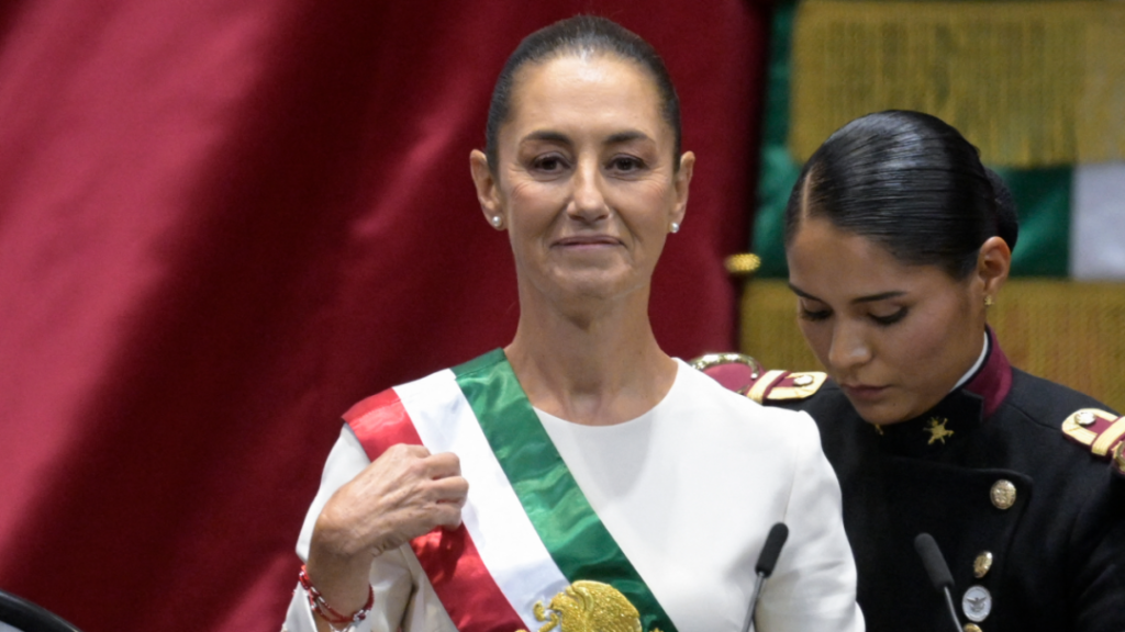 Izquierdista Claudia Sheinbaum asume como primera presidenta de México