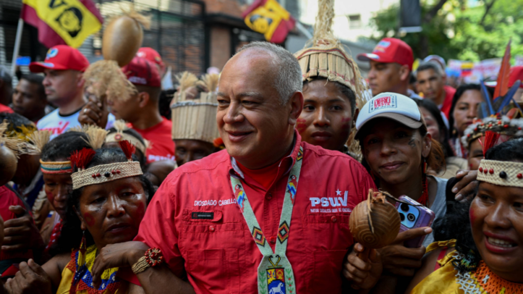 Venezuela perseguirá a “traidores a la patria” tras arresto de exzar petrolero, afirma ministro