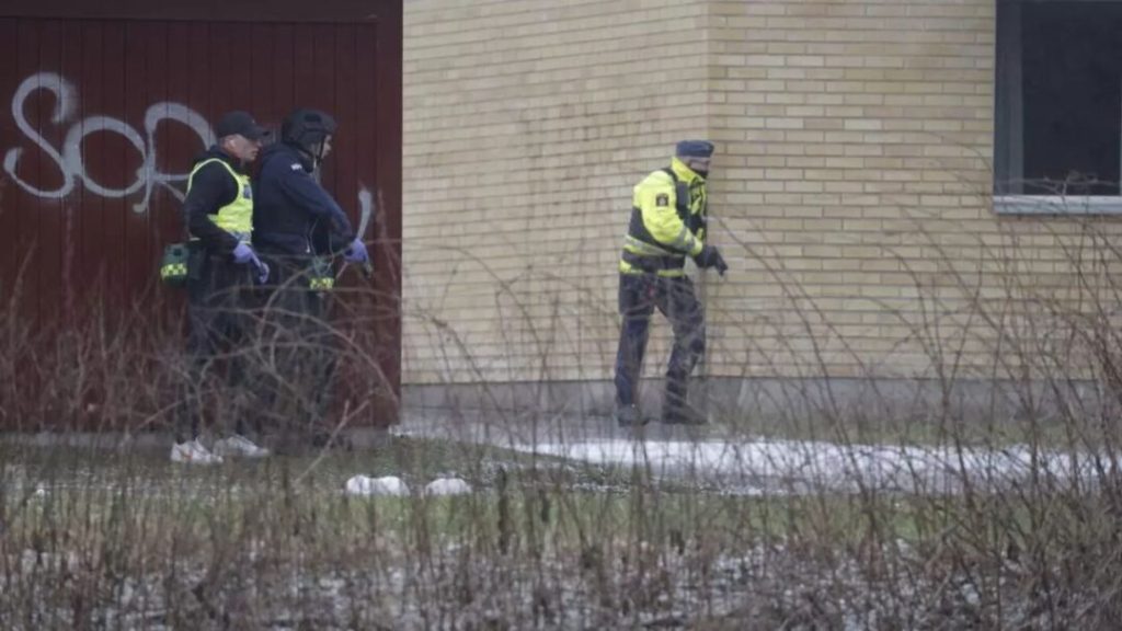 Cinco personas heridas en tiroteo en escuela de Suecia, dice policía