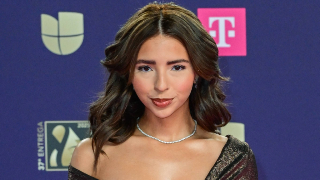 Ángela Aguilar deslumbró con un sensual look en los Premios Lo Nuestro