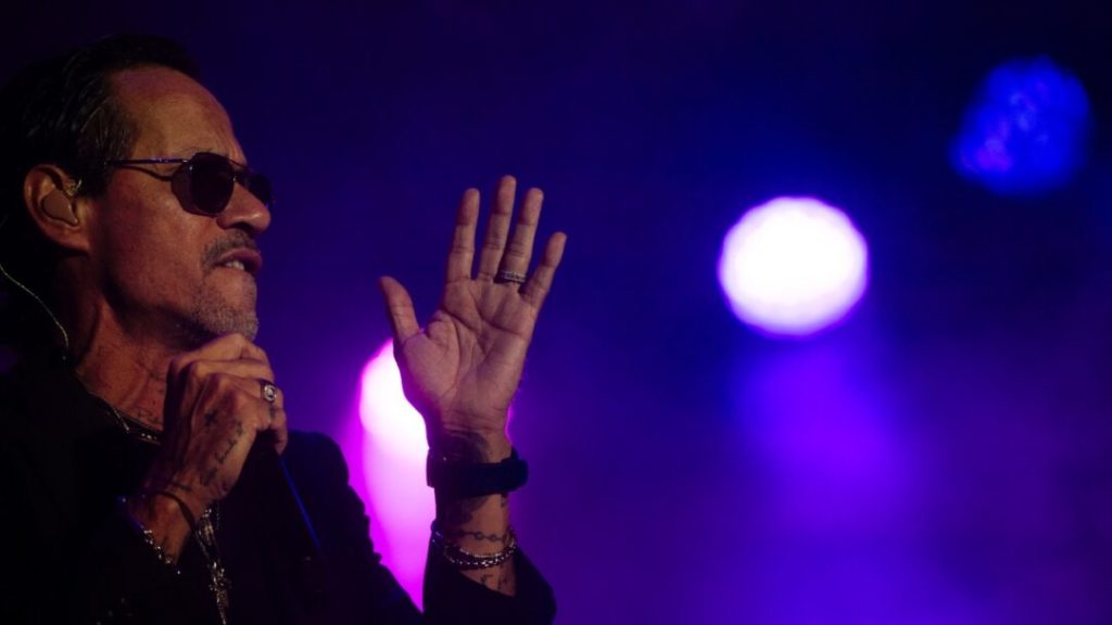 Marc Anthony sorprende a su hijo Ryan con su primer carro