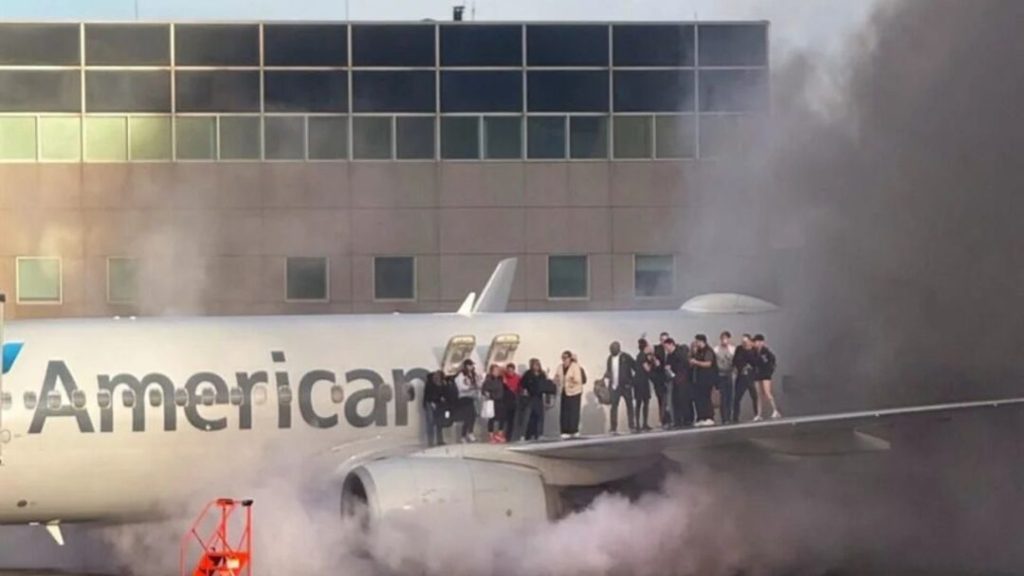 Se incendia avión en Aeropuerto de Denver; evacuan pasajeros