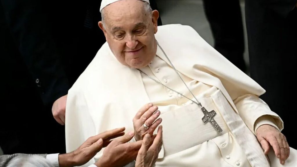 El Papa Francisco continúa recuperándose tras hospitalización