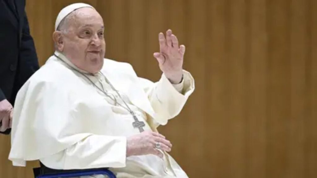 El papa Francisco se mantiene “estable” luego de 22 días hospitalizado
