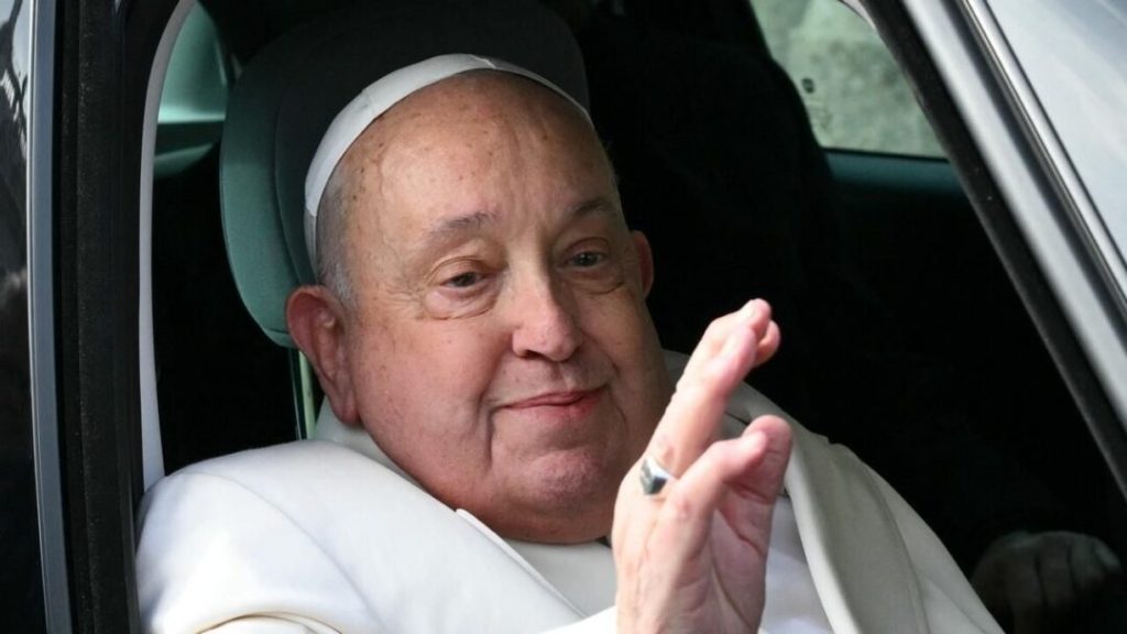 El estado de salud del papa Francisco se mantiene “estable”