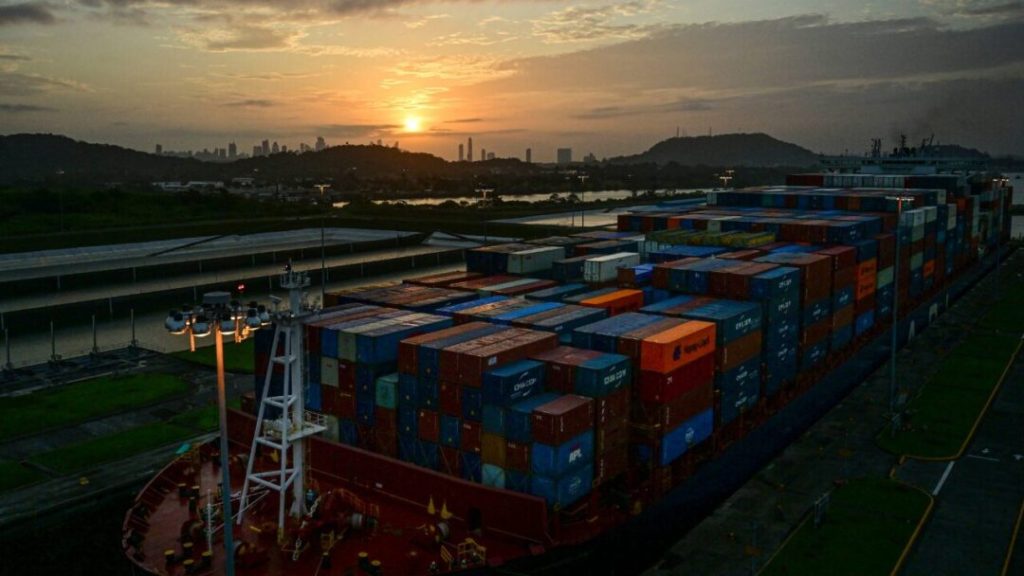 China revisará el proyecto de venta a EE.UU. de varios puertos del canal de Panamá
