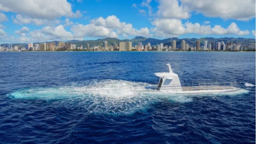 Seis muertos en el naufragio de un submarino turístico en Egipto