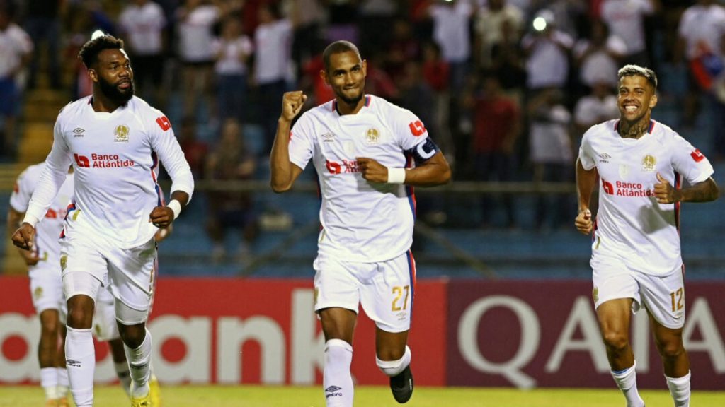 Jerry Bengtson hace historia y se convierte en el máximo goleador de la Liga Nacional