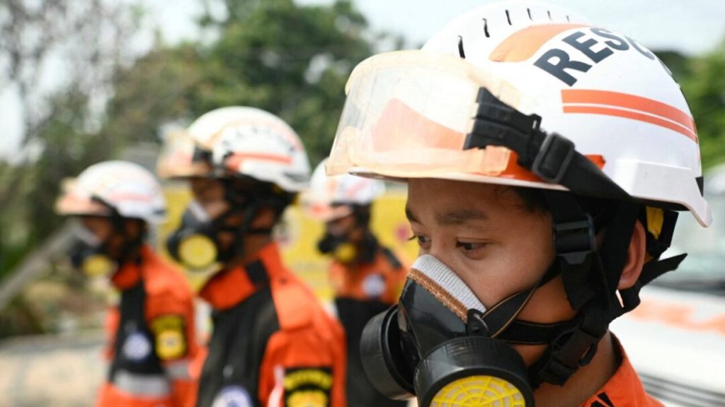 Birmania rinde homenaje a víctimas del terremoto en Mandalay