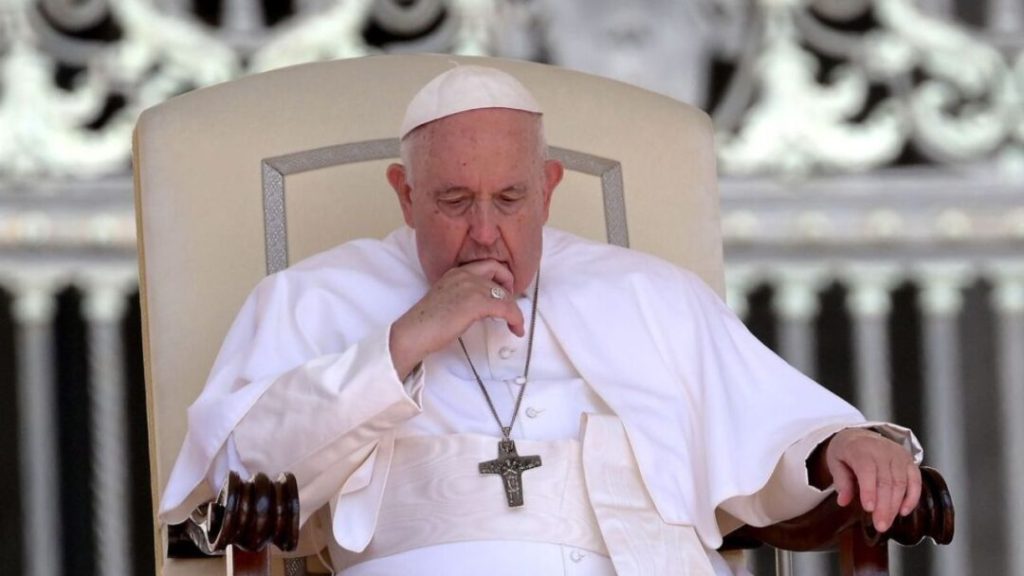 Papa Francisco fallece a los 88 años tras complicaciones médicas