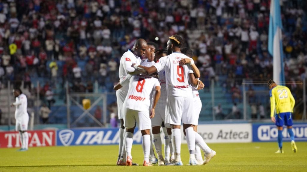 Olimpia lidera el torneo Clausura y Marathón gana el clásico a Real España