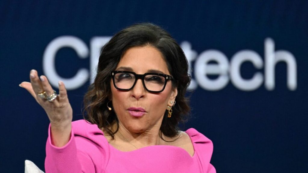 Renuncia la directora general de X tras dos años marcados por la polémica